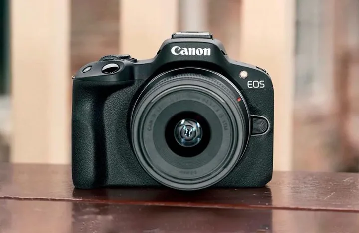 Canon EOS R50